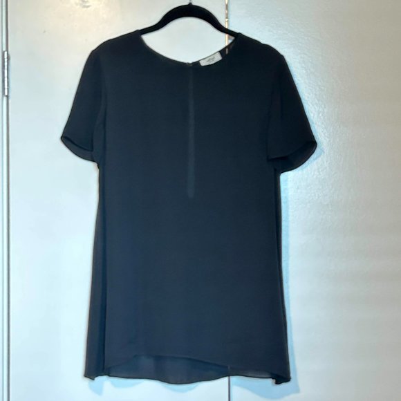 Aritzia Wilfred 100% Silk Cypres Short Sleeve Keyhole Back Top in Black, Sz M. - Picture 2 of 7